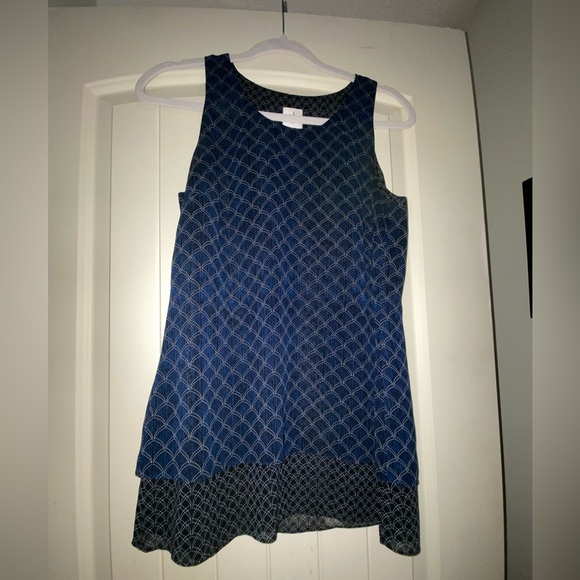 CAbi Tops - Cabi Fishcale Scallop Print Sleevless layered tank top/shell - Size S